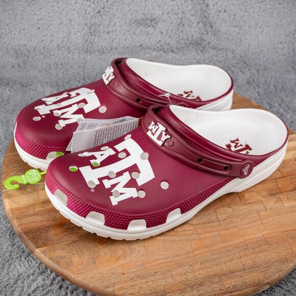 Crocs Texas A&M Aggies NCAA Classic Clogs Slip On Maroon White Logo Size 8 Mens - Picture 3 of 5